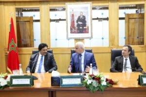 2-300x200 وزير الصحة والحماية الاجتماعية يجري مباحثات مع مسؤولين عن المعهد الهندي للأمصال (صور)