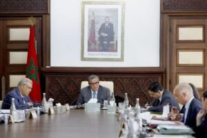 32-300x200 بلاغ جديد من رئاسة الحكومة (صور)