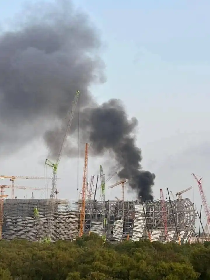 harik1 حريق مفاجئ بمركب مولاي عبد الله بالرباط (صور)