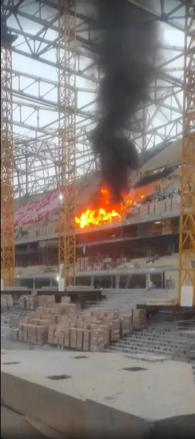 harik2 حريق مفاجئ بمركب مولاي عبد الله بالرباط (صور)