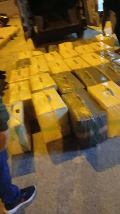 mokhadirat-1 بداية القصة انفجار عجلات سيارة.. والنهاية مفاجأة كبيرة (صور)